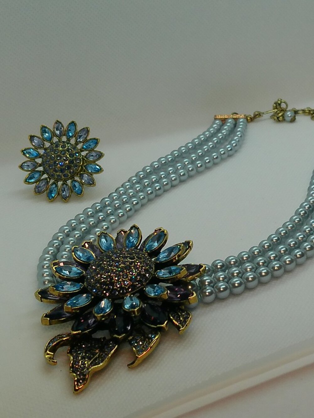 Heidi Daus Divine Miss Daisy Blue Pearl Crystal Flower Set Necklace Earring Ring
